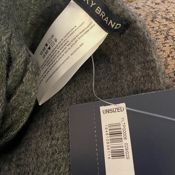 Scarf - Picture 2 of 3